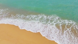 海浪沙滩