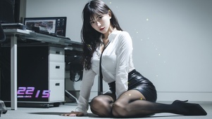 她安静时最是动人