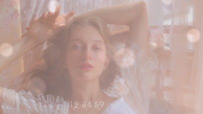 简约朦胧金发美女