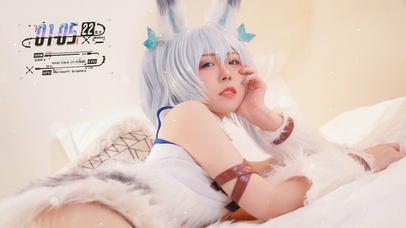 躺平白狐美女