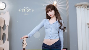 4K性感长腿吉他美女