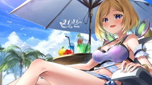 海边金发美少女