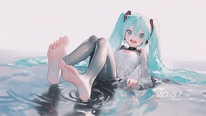水中长腿少女