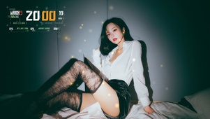 佳人自鞚玉花骢，翩若惊鸿掠晚风