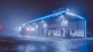 深夜加油站