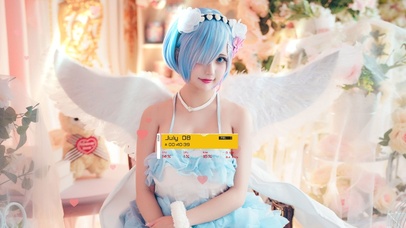 二次元cos短发女孩