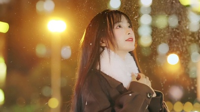 2022飘雪的季节唯美浪漫美女