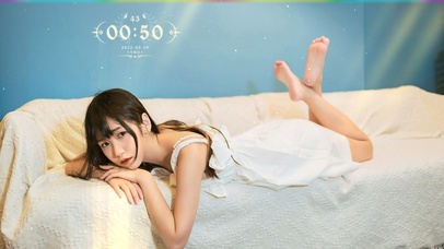 沙发上的性感清纯学妹