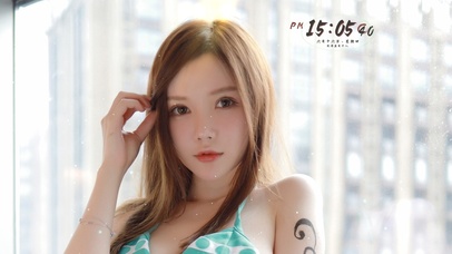 窗边的微胖清纯美女