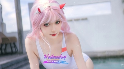 小清新泳装美女