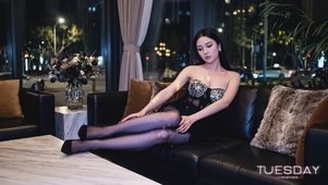 她安静时连影子都柔软