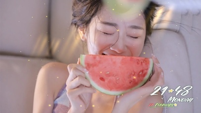 西瓜甜美女孩