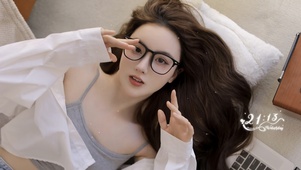 清纯性感美女