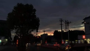 风吹过的夏天傍晚