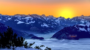 云端雪山