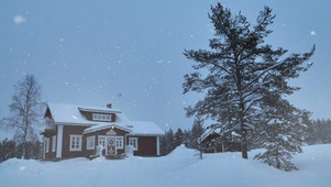 雪中小屋