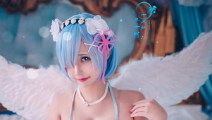 笑容自愈的短发美少女