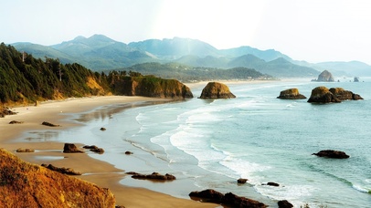 4K治愈海浪梦幻海边沙滩远景