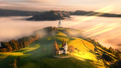 唯美清晨阳光山地房子