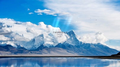 西藏的雪山和天空