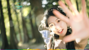 抓拍森林女孩的日常