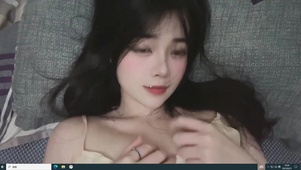 清纯性感躺床上美女 女朋友视角