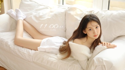 居家清纯沙发美女