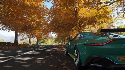 阿斯顿马丁（落叶）