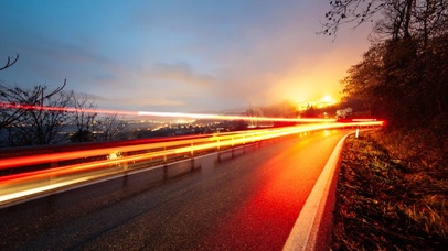 雨夜唯美公路马路