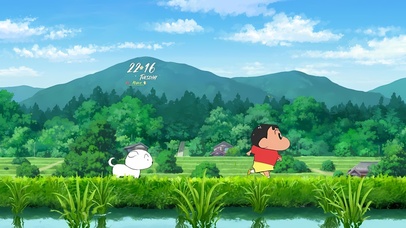 和狗狗玩耍的小新