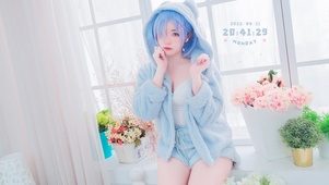 清纯唯美小姐姐