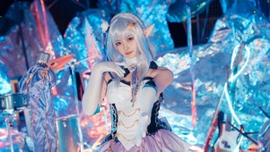 银发美女