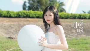 清纯吊带白裙美女
