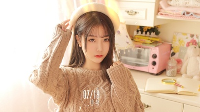 4K夏日居家美少女