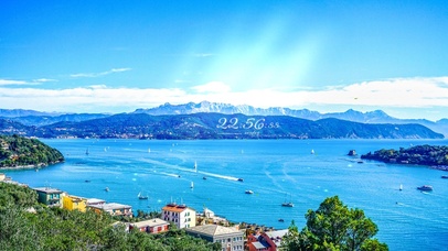 4K 俯瞰夏日海滨小镇