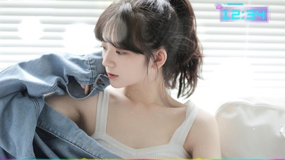 清纯性感吊带女孩