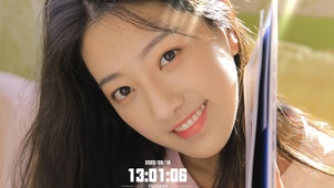 爱笑的清纯美女