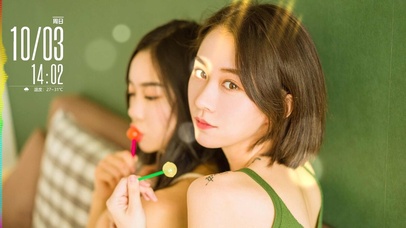 2个爱吃棒棒糖的妹妹