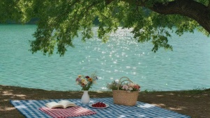 湖畔闲坐，治愈满心