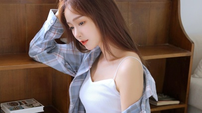 高颜值美女香肩