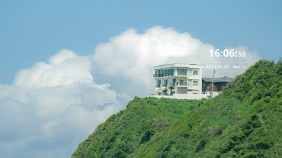 4K唯美夏日蓝天白云青山房屋