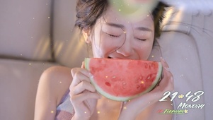西瓜甜美女孩
