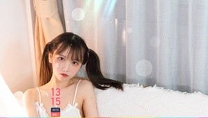 清纯双马尾女孩