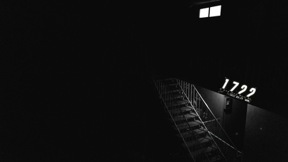 黑色护眼午夜楼道【带真实时间】