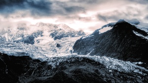雪山极光