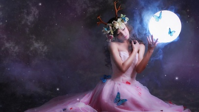 月亮蝴蝶与美女