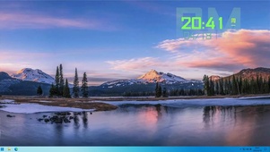 湖面雪山景