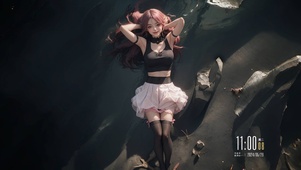 粉发短裙美女