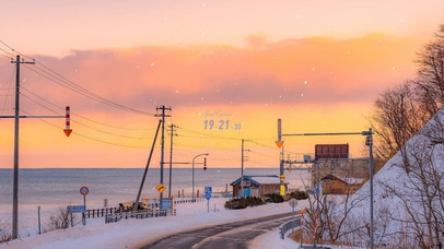 唯美冬季夕阳海边小路