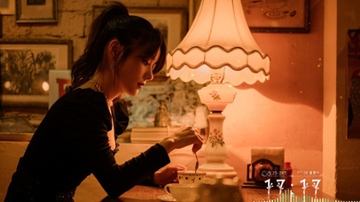 高清4k灯光下美女